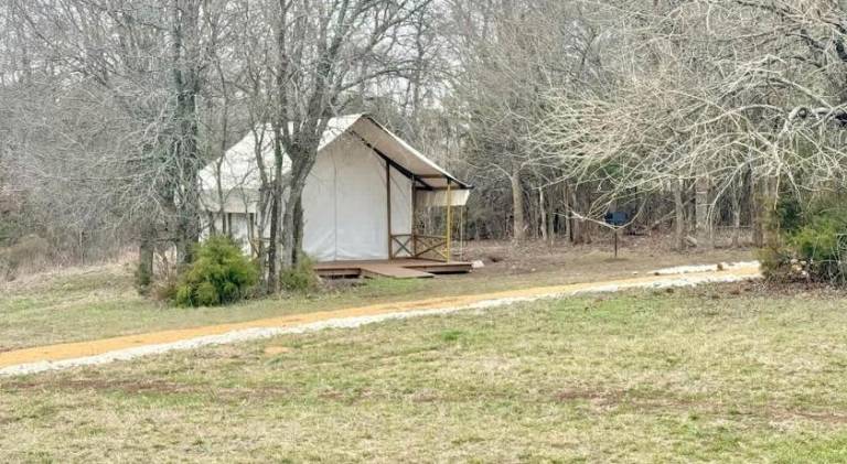 Peaceful Glamping Tent with Fire Pit & BBQ Grill Near Lake Texoma, Denison, Texas in Denison, TX
