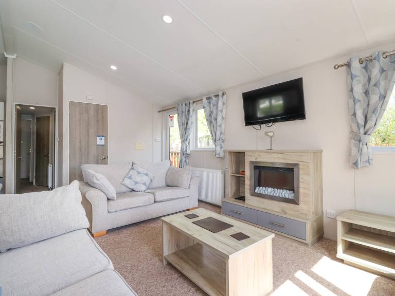 Cottage with jacuzzi & garden — photo 2