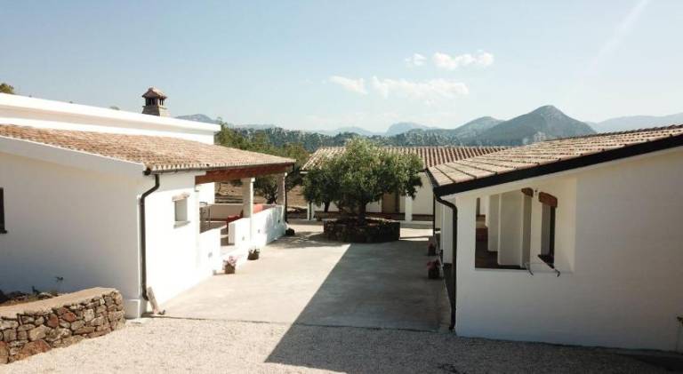 Farm with patio & garden in Dorgali