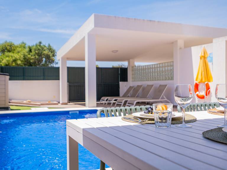 House with private pool, yard & barbecue — photo 5