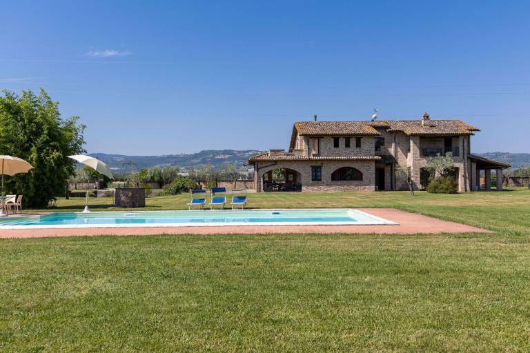 Villa with barbecue, sauna & patio in Assisi