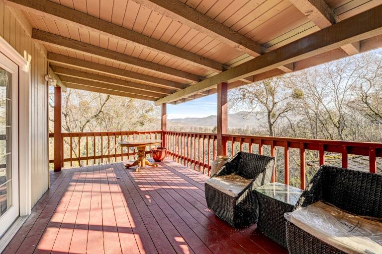 Pet-Friendly Grants Pass Home w/ Hot Tub! — photo 2