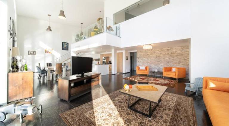 Fully equipped big villa with barbeque, private pool & terrace | Perfect for remote work | Pet-friendly — photo 2