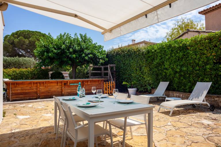 Villa with fast internet, private pool & patio | Garden view | Good for workation — photo 2