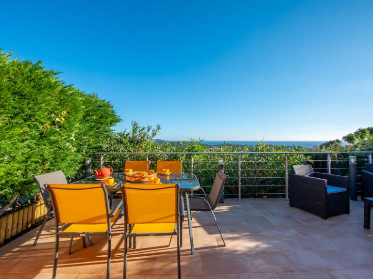Fully equipped charming rental apartment with pool & terrace | Sea view | Pet-friendly — photo 5