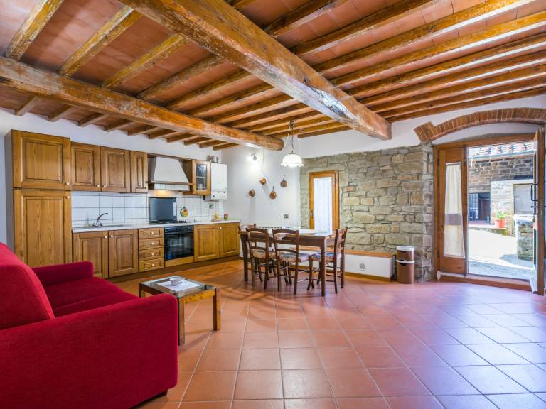 Pleasant apartment with yard, patio & pool | Dogs allowed — photo 4