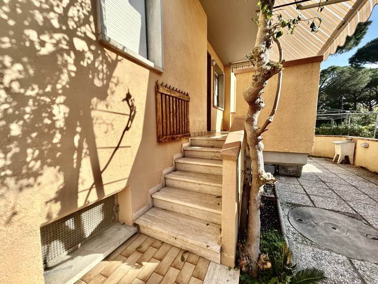 Children-friendly holiday apartment with terrace | Next to the beach | Dogs allowed — photo 2