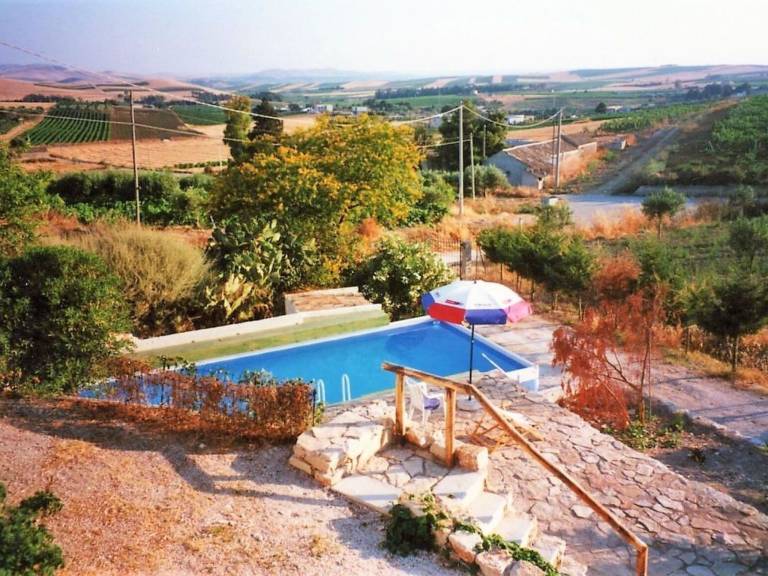 House with grill, terrace & private pool — photo 3