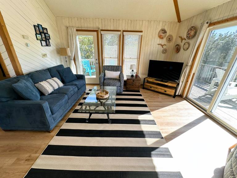D112-Magnificent Oceanside home with 4 BDRs 2.5 BAs private pool and hot tub. — photo 4