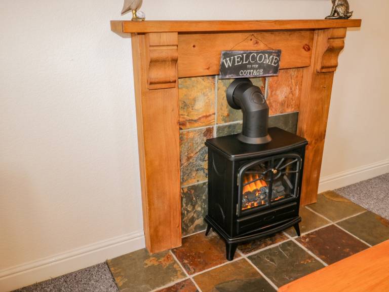 Cottage with garden — photo 4