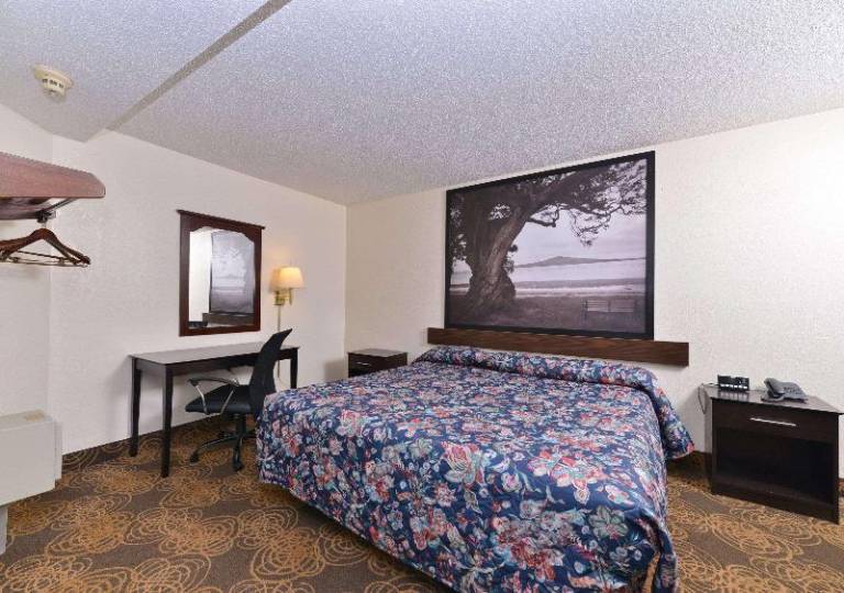 Econo Lodge Waukegan/Gurnee in Waukegan, IL