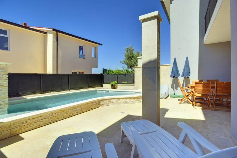 Beachfront villa with private pool and air conditioning, wifi, terrace, barbecue - ideal for a perfect family vacation. — photo 5