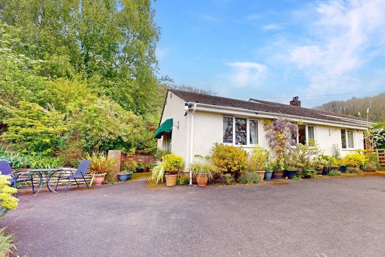 Cottage Wootton Courtenay