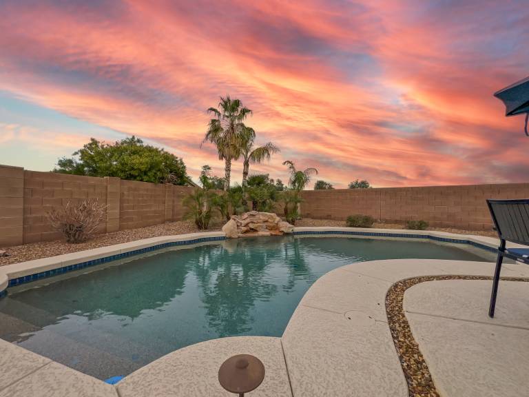 Family-oriented spacious vacation home with yard, private pool & barbecue | Water view | Good for workation | Pets are welcome — photo 3