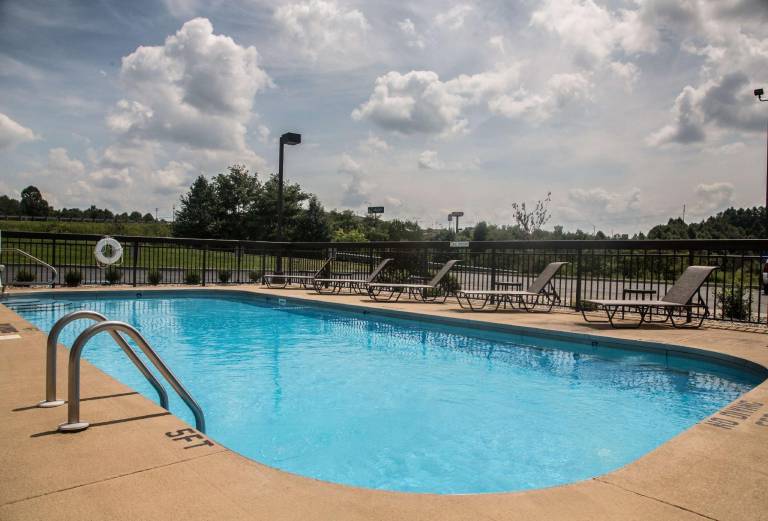 Hampton Inn Summersville — photo 3