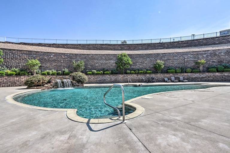 Lakefront Patio, Pool Access! Lands End Condo — photo 3
