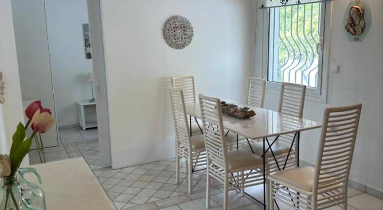 Villa with barbeque, yard & patio — photo 5