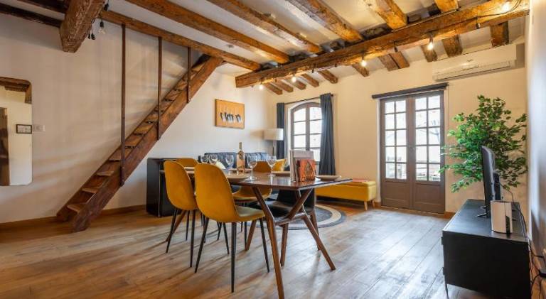 Rental apartment with heated pool & terrace | Near Popes' Palace — photo 2