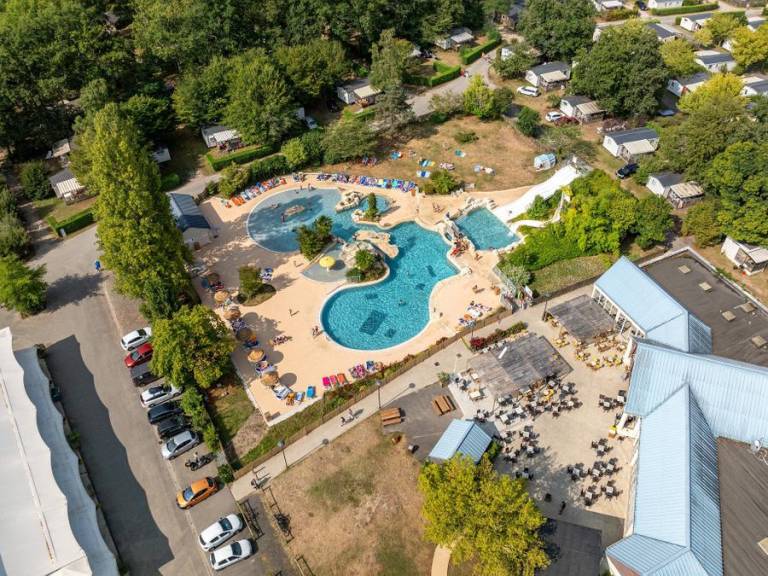 Mobile home with heated pool, barbeque & terrace — photo 2