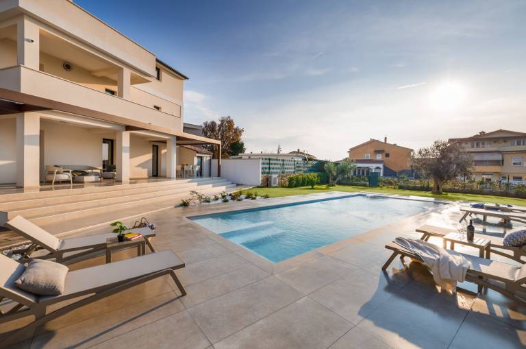 Villa with terrace, sauna & private pool | Sea view in Medulin