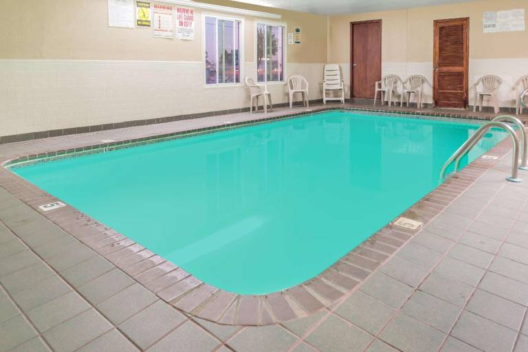 Super 8 By Wyndham O'Fallon Mo/St. Louis Area — photo 3