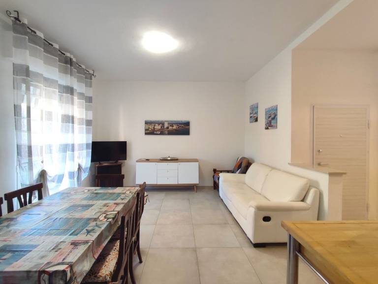 Rental apartment with 2 rooms for 6 persons — photo 2