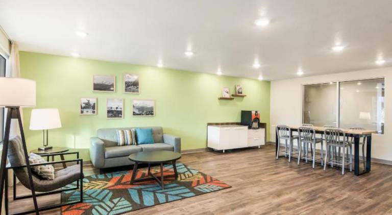 WoodSpring Suites Thornton-North Denver — photo 2