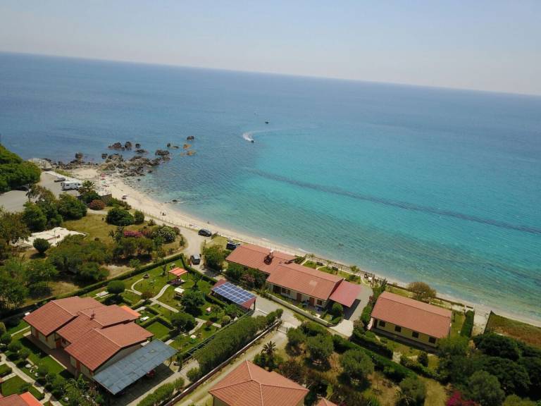 Child-friendly charming apartment with yard & barbeque | Nature view | Beach nearby | Dogs allowed — photo 2