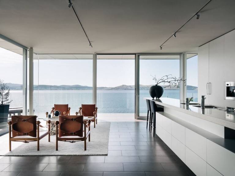 House Sandy Bay