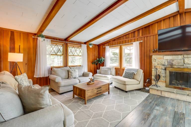 House  Long Pond