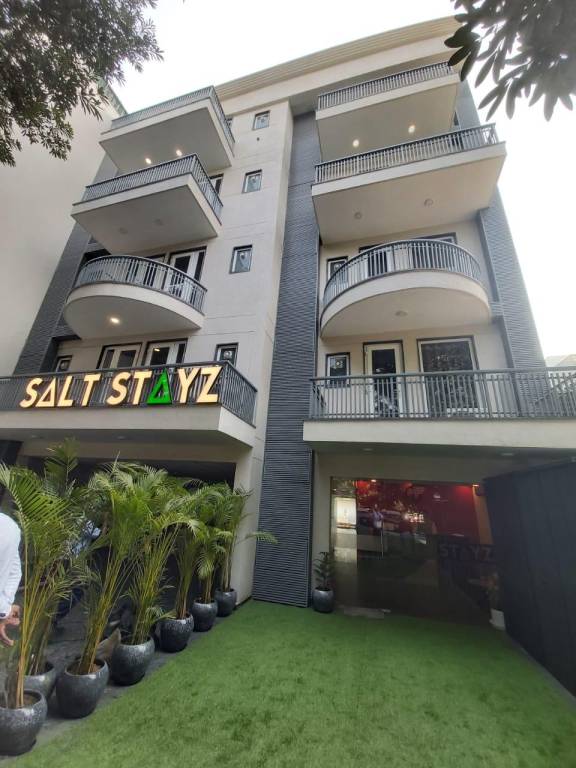 Salstayz Select Huda City Center