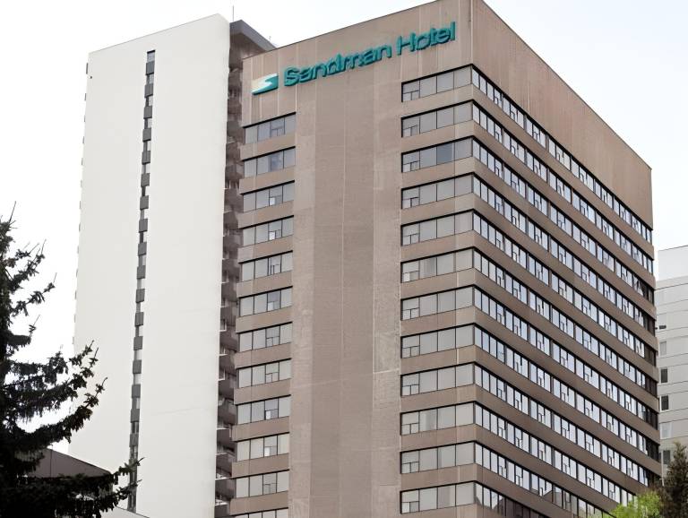 Sandman Signature Calgary Downtown Hotel in Calgary, AB