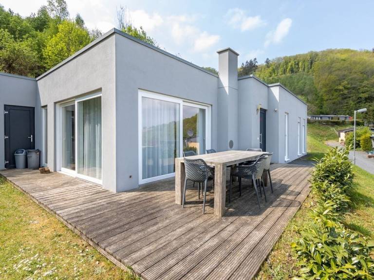 House  Plütscheid