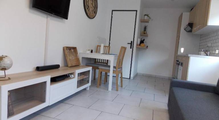 House | Pets allowed — photo 2