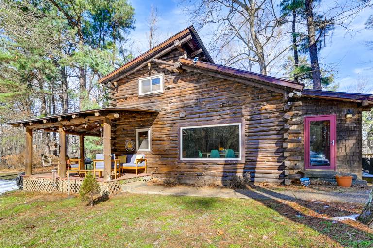 Log Cabin Retreat in Kentucky: Fire Pit & Grill! — photo 3
