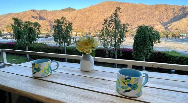 Fully equipped beautiful rental apartment with private pool, patio & jacuzzi | Perfect for remote work | Pets are welcome — photo 3