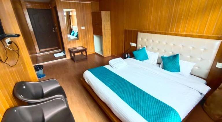 Sleeping Beauty Hotel Moutain view property