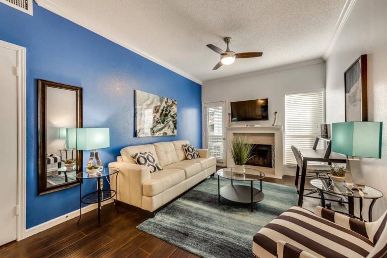 I34 – World Cup Stay - 18 min to AT&T - Sleeps 2 - Public Transit in Irving, TX