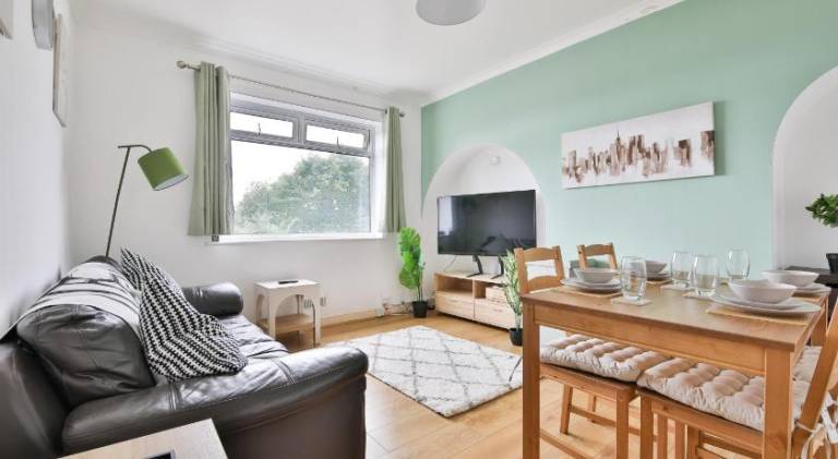 House with 4 rooms for 8 persons in Swansea