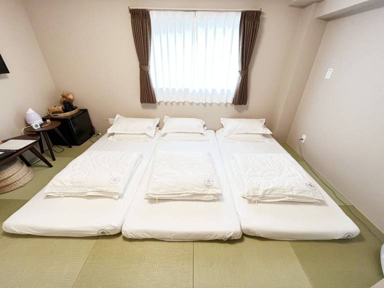 Pension  1 Chome-6 Aoto