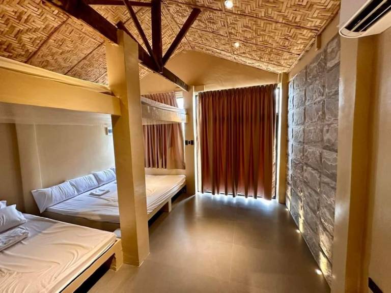 Tapilon Horse Cliff Resort in Daanbantayan