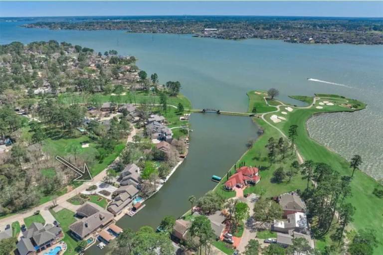 House Lake Conroe