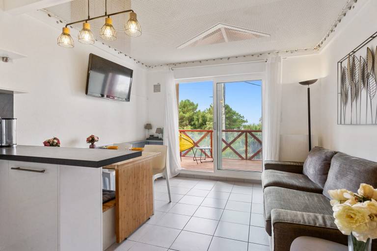 Apartment with pool | Suitable for remote work — photo 2