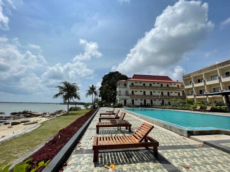 Resort Teluk Bakau