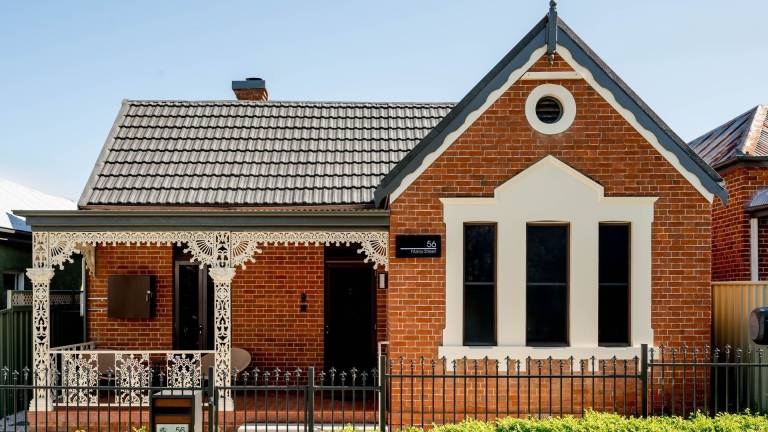 House  East Tamworth