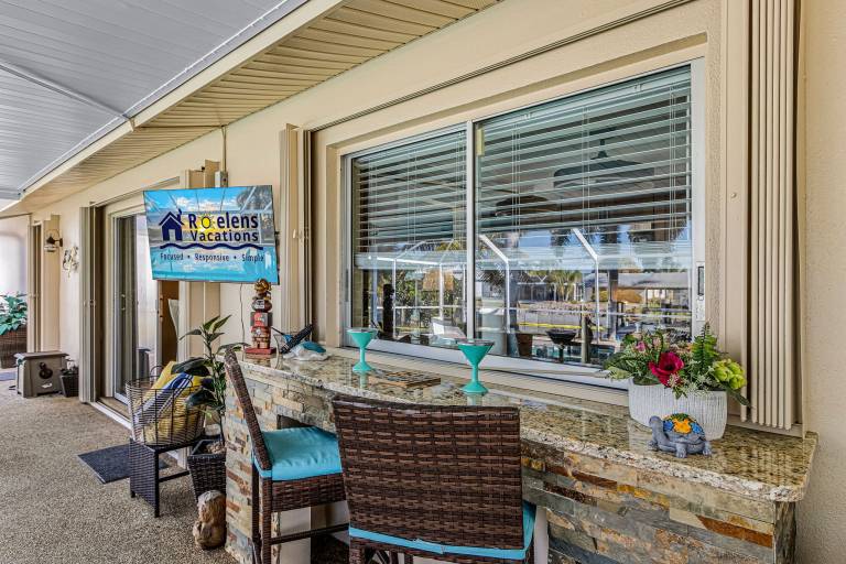 Family-friendly big vacation home with garden, private pool & barbeque | River view | Pet-friendly — photo 3