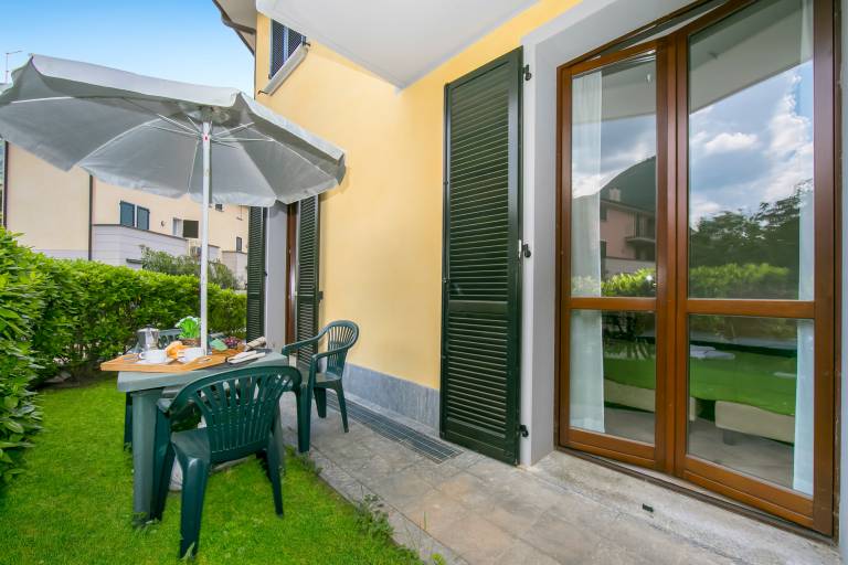 Apartment with garden & terrace | Mountain view in Porlezza