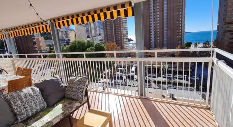 Holiday apartment with yard, private pool & terrace | Perfect for remote work in Benidorm
