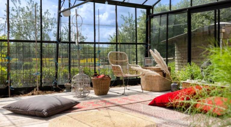Vacation home with pool, patio & barbeque — photo 5