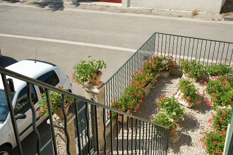 Rental apartment with pool, barbecue & yard | Mountain view — photo 3